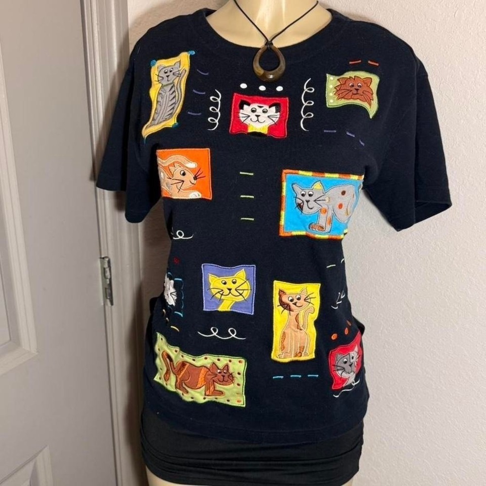 ≽^• ˕ • ྀི≼ Bechamel cat gallery top